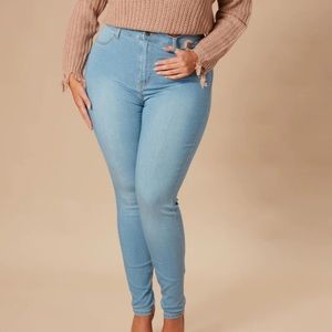 Brand new Women’s Fashion Nova skinny Jeans-Size 14